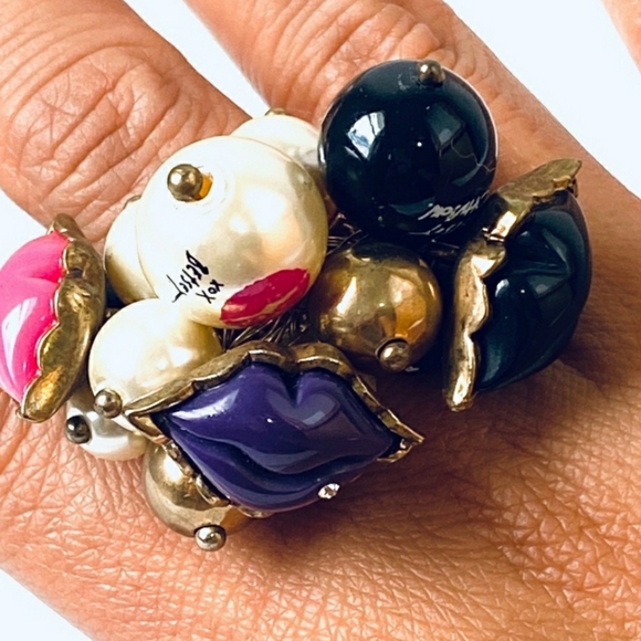 Betsey Johnson First Date Ring - Picture 5 of 13